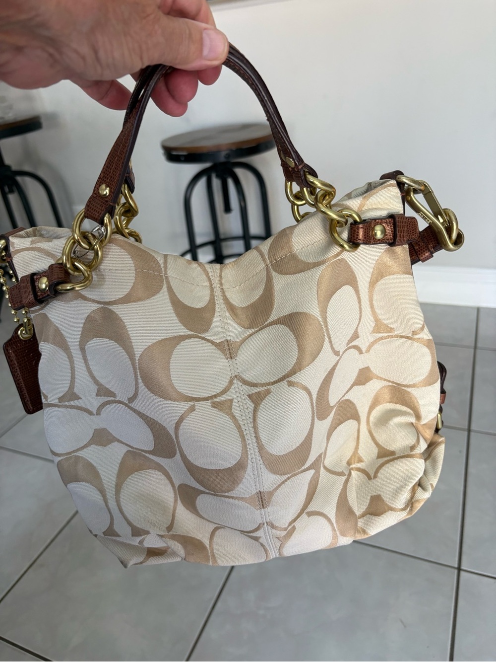 Coach Signature Canvas Shoulder Bag in Khaki/Chalk - Picture 5 of 14